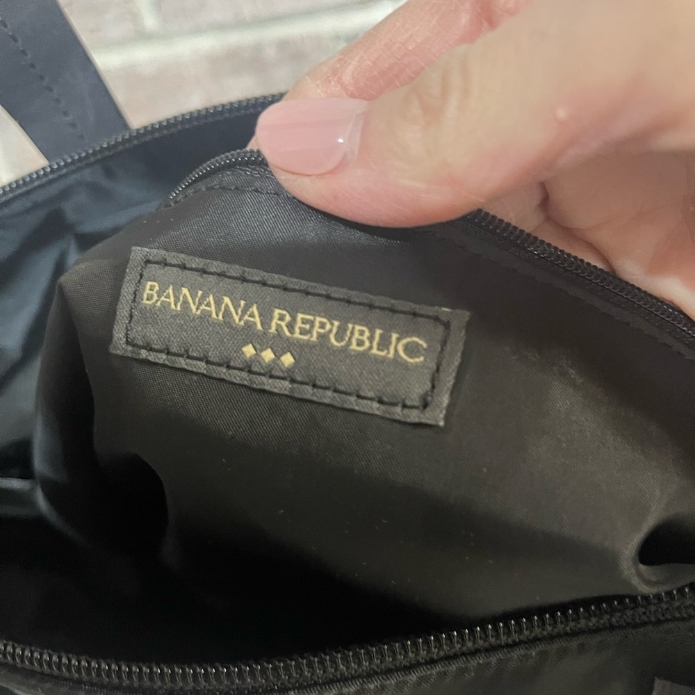 Banana Republic Elegant Black Tote - Picture 10 of 10